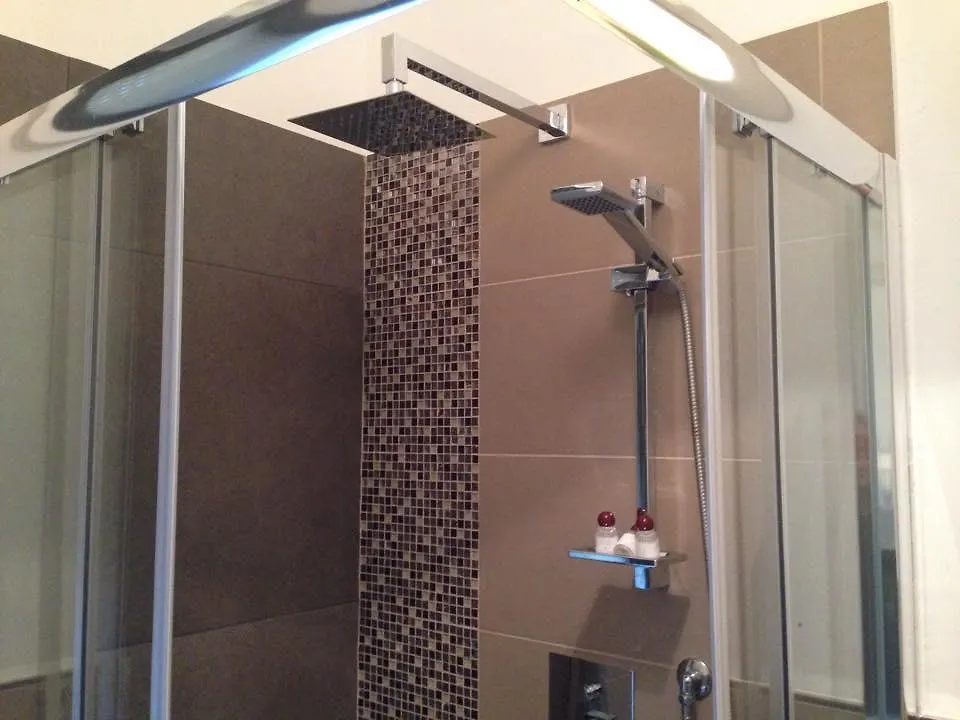 B&B A Due Passi San Giovanni Gemini Bed and breakfast